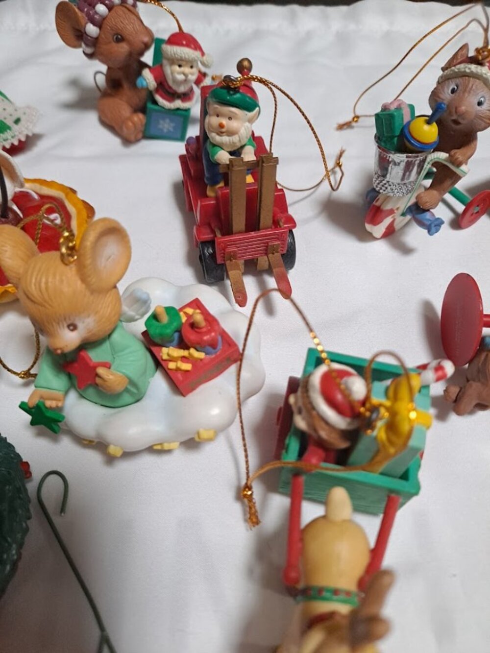 Vintage Mixed Lot of 18 Christmas Ornaments Hallmark, Coca-Cola, Lustre Fame - Picture 6 of 10